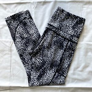ZYIA Black Viper Pocket Light n Tight Hi-Rise Legging
